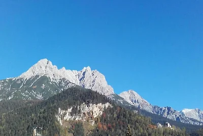 Appartement à Saalfelden avec balcon et vue s...