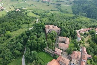 Wohnung im Schloss, mit privatem Garten