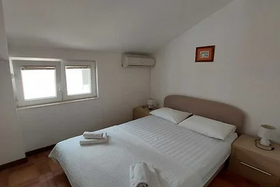Two Bedroom Apartment With Sea View (Alba)
