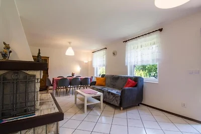Großes Ferienhaus mit Garten in Lubiatów