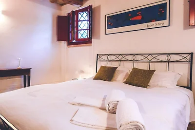 Herrenhaus in Marken mit Pool und Strandblick