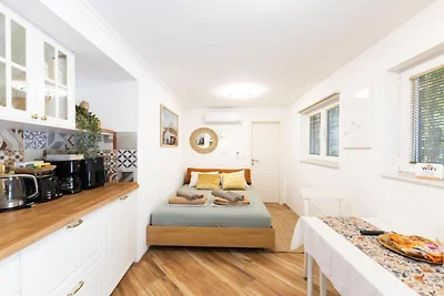 Marghareta Nest - TOP Location - Room