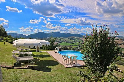 Appartamento con piscina giardino BBQ e posto...