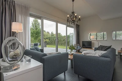 Luxe villa in Harderwijk met tuin