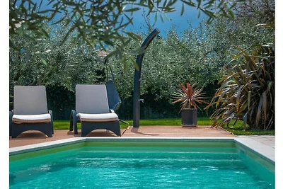 Villa en Krnica con piscina