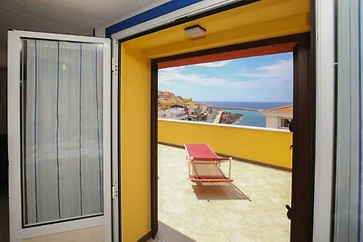 Vista mare, ampio terrazzo e aria...