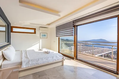 Villa in Kalkan mit Swimmingpool