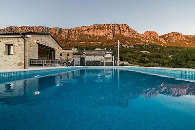 Villa in Bribir mit Schwimmbecken