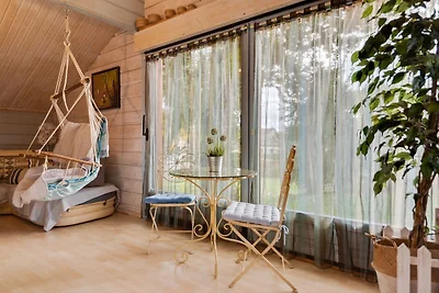 Spazioso chalet con piscina ad Abbevillers