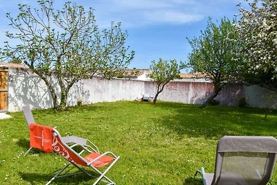 Spaziosa casa vacanze vicino al mare a Loix