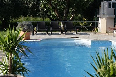 Schönes Ferienhaus mit Swimmingpool in Perack...