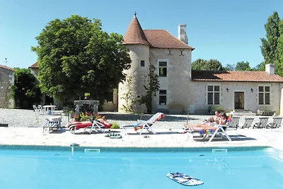 Schönes Ferienhaus mit privatem Pool