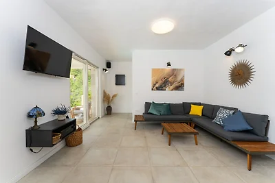 Tranquilla fuga con vista mare sull'isola di...