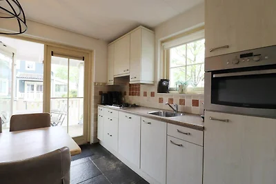Bungalow in Zuytland Buiten mit...