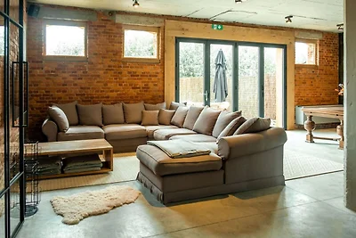 Gemütliches Ferienhaus in Moorslede mit Pool