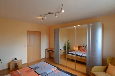 Moderne Ferienwohnung in Nohn in Waldnähe