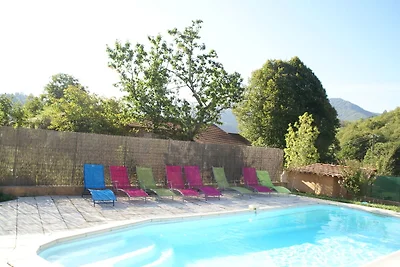 Villa di lusso con piscina privata a Thueyts