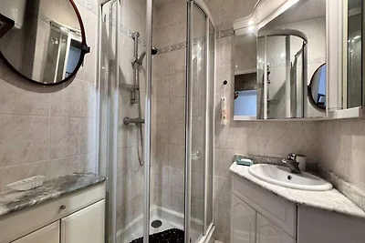 Apartment in Brusc mit seitlichem Meerblick