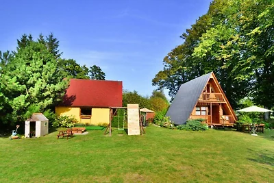 Ferienhaus in Osieki in der Nähe eines Sees