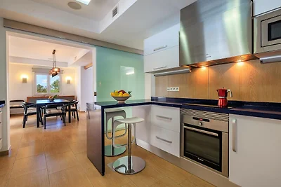 Gezellige villa in St Josep met privé zwembad