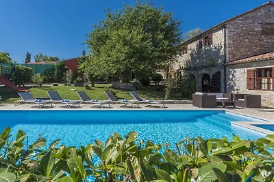 Villa in Žminj mit Schwimmbecken