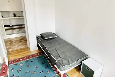 Am geräumigen SNCF-Bahnhof Faffa T5