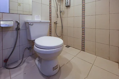 Spacious Quad Retreat at Trendy Hostel –...