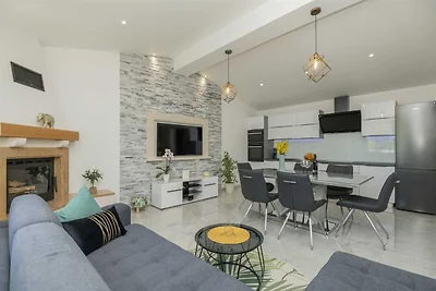 Ruhige Landvilla in Naklice