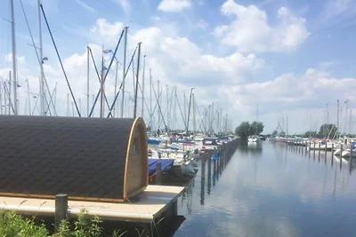 Unieke waterbubbel bij de jachthaven