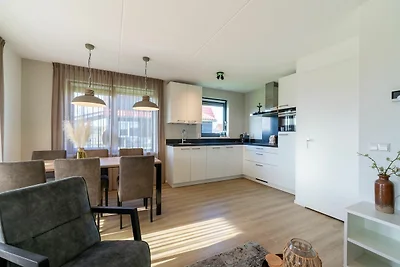 Ferienhaus in Scherpenisse mit Terrasse