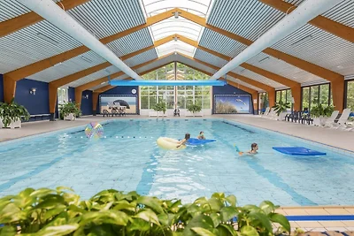 Ferienhaus mit Pool am Meer