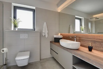 Moderne Villa mit privatem Pool und Terrasse