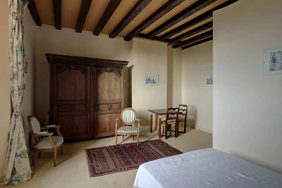 Ferienhaus mit großem Garten in Moussy