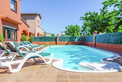 Accogliente casa vacanze a Girona con piscina