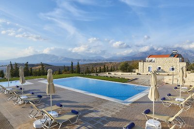 Schöne Villa mit großem Pool und Meerblick