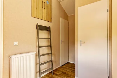 Luxus-Lodge mit Klimaanlage an einem...