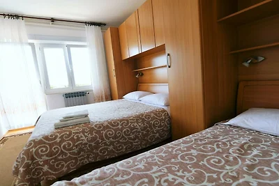 Scenic Retreat Rooms and Family Apartments - ...