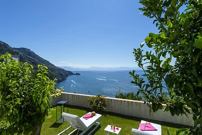 Villa a Praiano con giardino vista mare