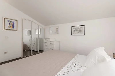 Apartments Roda - Comfort One Bedroom Apartme...