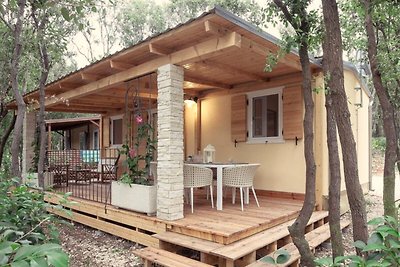 Vibrant chalet with two bathrooms, in natural...