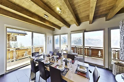 Schönes Chalet mit Aussicht vom Balkon