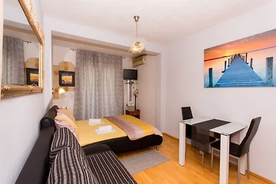 Villa Stil - One Bedroom Apartment with Balco...