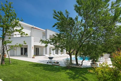 Villa in Stanisovi mit Schwimmbecken