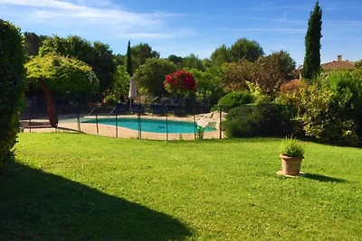 Villa di lusso con giardino e piscina,...