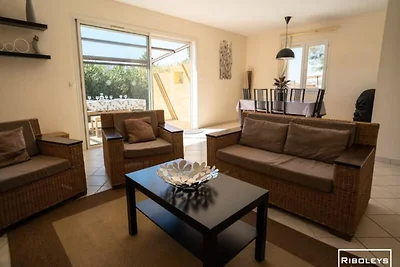 Villa in Vias mit Pool und Garten