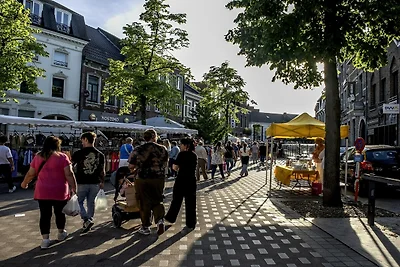 Helle Wohnung in Bree mit Terrasse