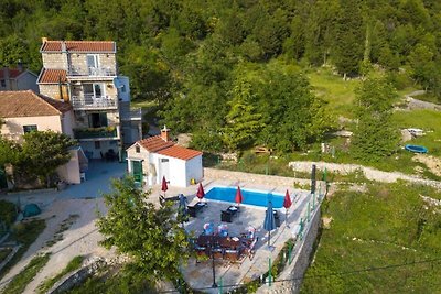 Preciosa villa en Tučepi con piscina privada