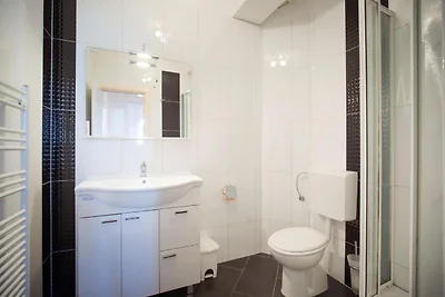 Appartamento con vista mare a Obrovac e...