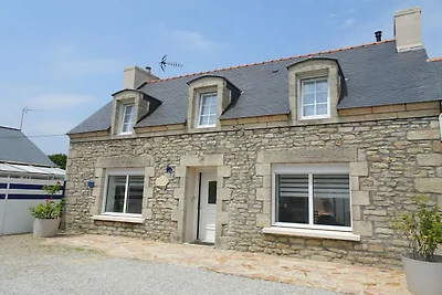 Stenen huis in Pont-l'Abbe bij La Torche