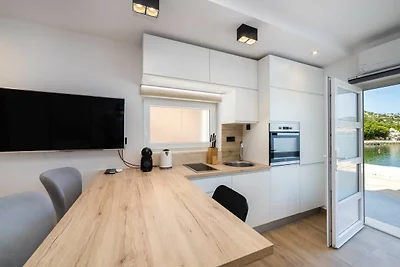 Apartments Ema - Studio Apartment with Sea...